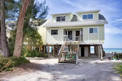 Image de Palm Island Beachfront! Live on the beach! !