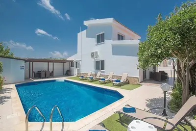 Protaras Holiday Villa Ds54 -  a villa that sleeps 7 guests  in 3 bedrooms