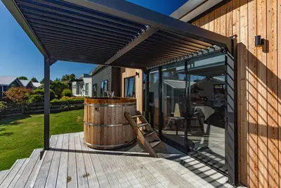 Image de SnoBox with Hot Tub - Sleeps 7 - Ohakune Holiday Home