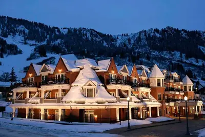 Image de formerly the Hyatt Grand Aspen - Three Bedrooms And Two Bedrooms