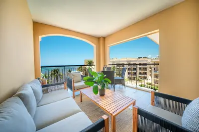 Image de Condo Surf 405 - Beachfront Oceanview 3 Br Luxury - At El Faro Condos