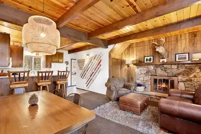 Image de Chipmunk Treehouse Resort Chalet at Big Bear