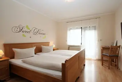 Image de Double room with shower/Wc and balcony - Gasthaus-Pension-Rest. Bucket