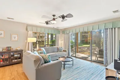 Image de 1a - Pet-Friendly Ground Level 2 bedroom/2 bath condo on Oyster Bay Golf Links