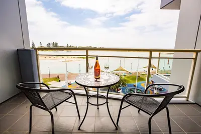 Image de Waterfront Studio Apartment At The Oaks Resort