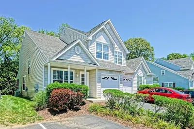 Image de Spacious Beautiful Townhome!