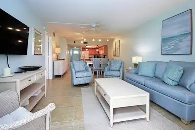 Image de Breakers West B5 Beach side condo with pool