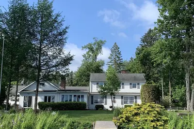 Image de Chautauqua Lakefront Home in the Heart of Lakewood’s Gold Coast