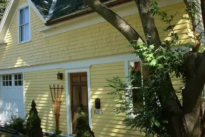 Image de Lovely private Carriage House on Historic Property