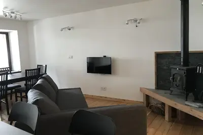 Image de Montbrison Appartment avec 3 chambres et balcon dans centre de Vallouise