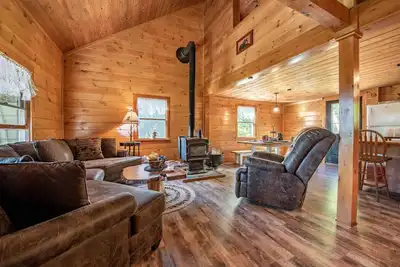 Image de Rustic 3br Cabin Off-Grid Cabin