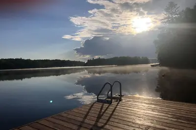 Image de Escape to a private cabin with 500ft of clean waterfront