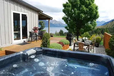 Image de Cute Cottage with Hot Tub & Uninterrupted Lake Views