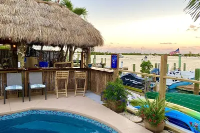 Image de Clear water views @Tiki haven! Quick ocean access, Pool, HotTub, Fun! Free Ice!