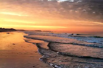 Image de Spacious renovated Humarock 4br getaway.