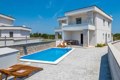 Image de Maison confortable à Sibenik avec WiFi