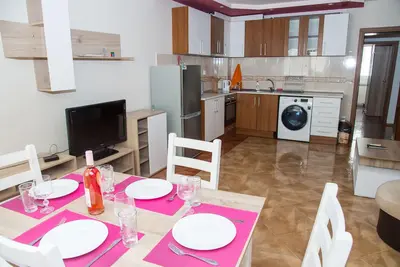 Image de Top center nearby to the sea garden and beaches with parking free