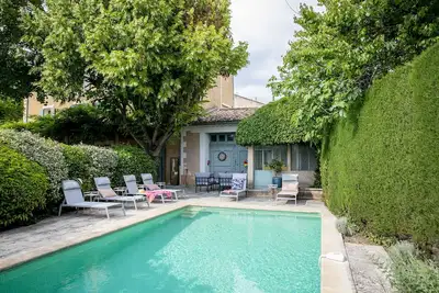 Image de Superbe bastide 8 chambres, 20 couchages, piscine sécurisée, climatisation, wifi