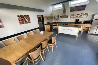 Image de We can accommodate up to 17 people, 3000m² garden, terrace, barbecue.