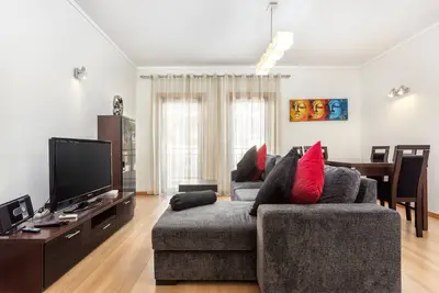 Image de Luxury 2-Bedroom Apartment with Rooftop Pool, Village Marina, Olhão