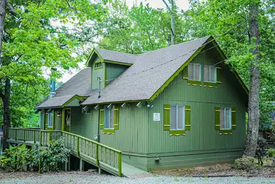 Image de Cozy pet friendly chalet overlooking Lake Innsbruck. Perfect fishing spot!