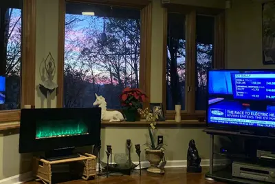 Image de Beautiful private 2 bdrm apartment in  a beautiful wooded setting