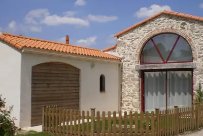 Image de Gîte rénové mitoyen Pmr, 3 chambres, terrasse, proche nature