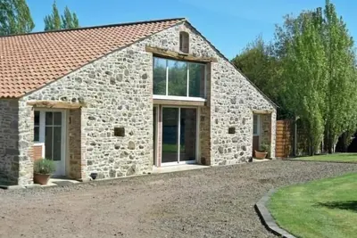 Image de Grange rénovée avec piscine privative - 4 ch, jardin clos, à 7 km d'Indian Forest