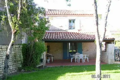 Image de Maison de caractère avec jardin, barque et Vtt dans le Marais Poitevin