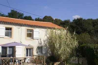 Image de Maison ancienne rénovée avec terrasses, jusqu'à 6 personnes, La Gaubretière