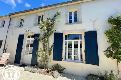 Image de Maison au cœur du Marais Poitevin avec barques, canoës, pédalo et vélos включены