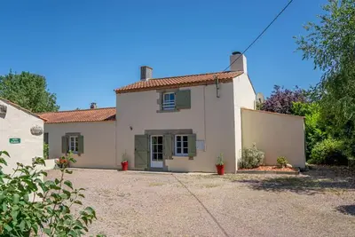 Image de Maison de ferme rénovée avec cheminée, terrasse et jardin clos - à 800m du bourg de Froidfond