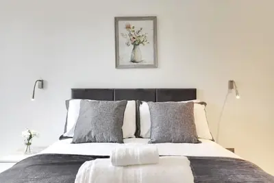 Image de Luxury 1-Bed Flat, St Albans, Fast WiFi, Smeg Appliances