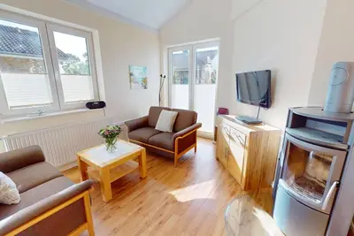 Image de Cozy 4-person vacation home with terrace, fireplace and parking close to the beach