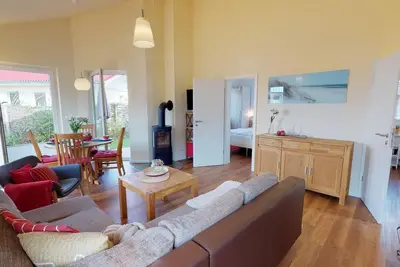 Image de Vacation home close to the beach for 4 people with fireplace and sauna in Pelzerhaken on the