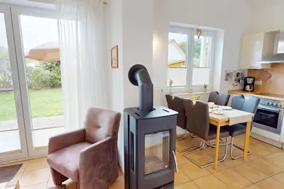 Image de Vacation home near the beach for 4 people and dog with garden, sauna and fireplace