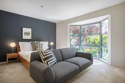 Image de Sleek South Beach Studio w/ Movie Room near At&T Park by Blueground