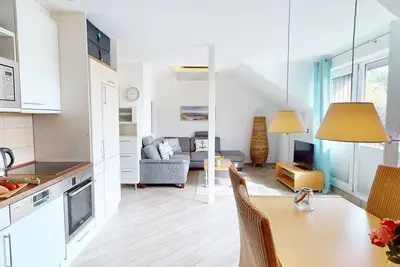 Image de Modernized 53 m² vacation apartment for up to 4 people with balcony and parking space