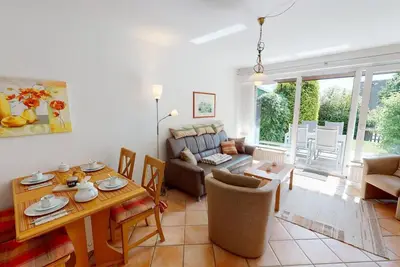 Image de Vacation home for 5 people with dog with garden in Pelzerhaken - within walking distance of the beach