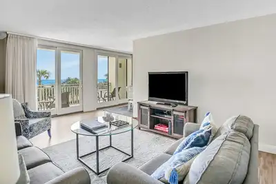 Image de 1384 Shipwatch - Oceanfront with amazing views, 2 Bedroom