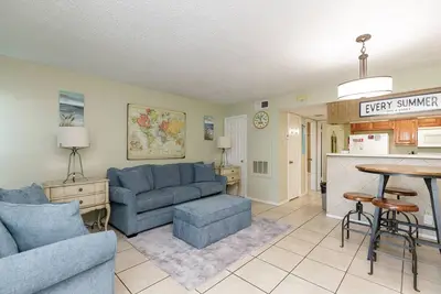 Image de Your Home By the Waves with Everything You Need for the Perfect Beach Vaycay