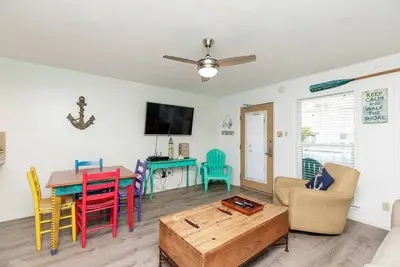 Image de Poolside Condo at Beachfront Complex for Ultimate Relaxation