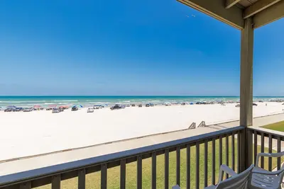 Image de Awe-inspiring Beachfront Views For Miles from Two Private Balconies!