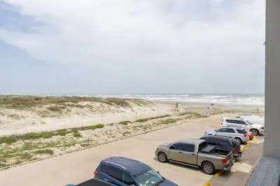 Image de Updated Beach Condo Ready for the Whole Family to Enjoy!