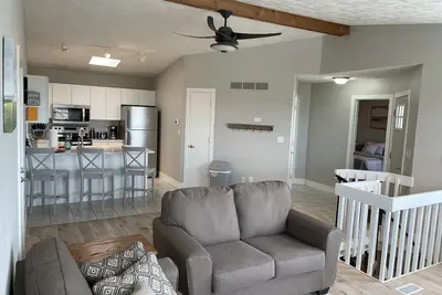 Image de Bayview Condos #3, Ogallala Beach! Great Location!