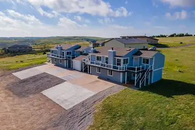 Image de 4 Furnished Condos, 12 Bed/8 Bath Great Lake Views