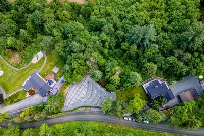 Image de #Wonderland-2 Acres/Hot Tub/Arcade/Theatre/Fitness Centre/Sports Complex & More