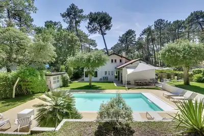 Image de Hossegor, Belle villa Landaise avec piscine