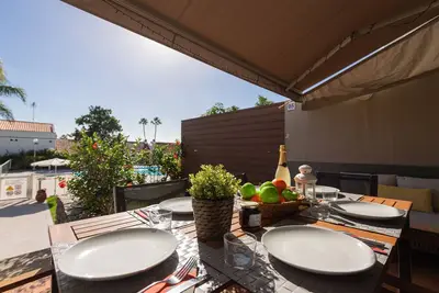 Image de Tropical House with pool an beach walking distance