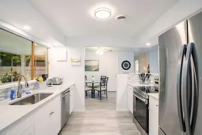 Image de Modern 2 Bedroom House Near Siesta Key